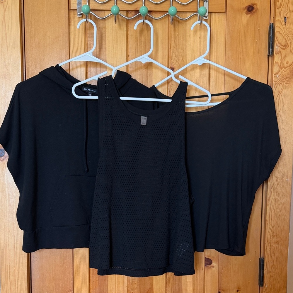 Beyond Yoga size Medium Bundle  🧘🏼  🖤